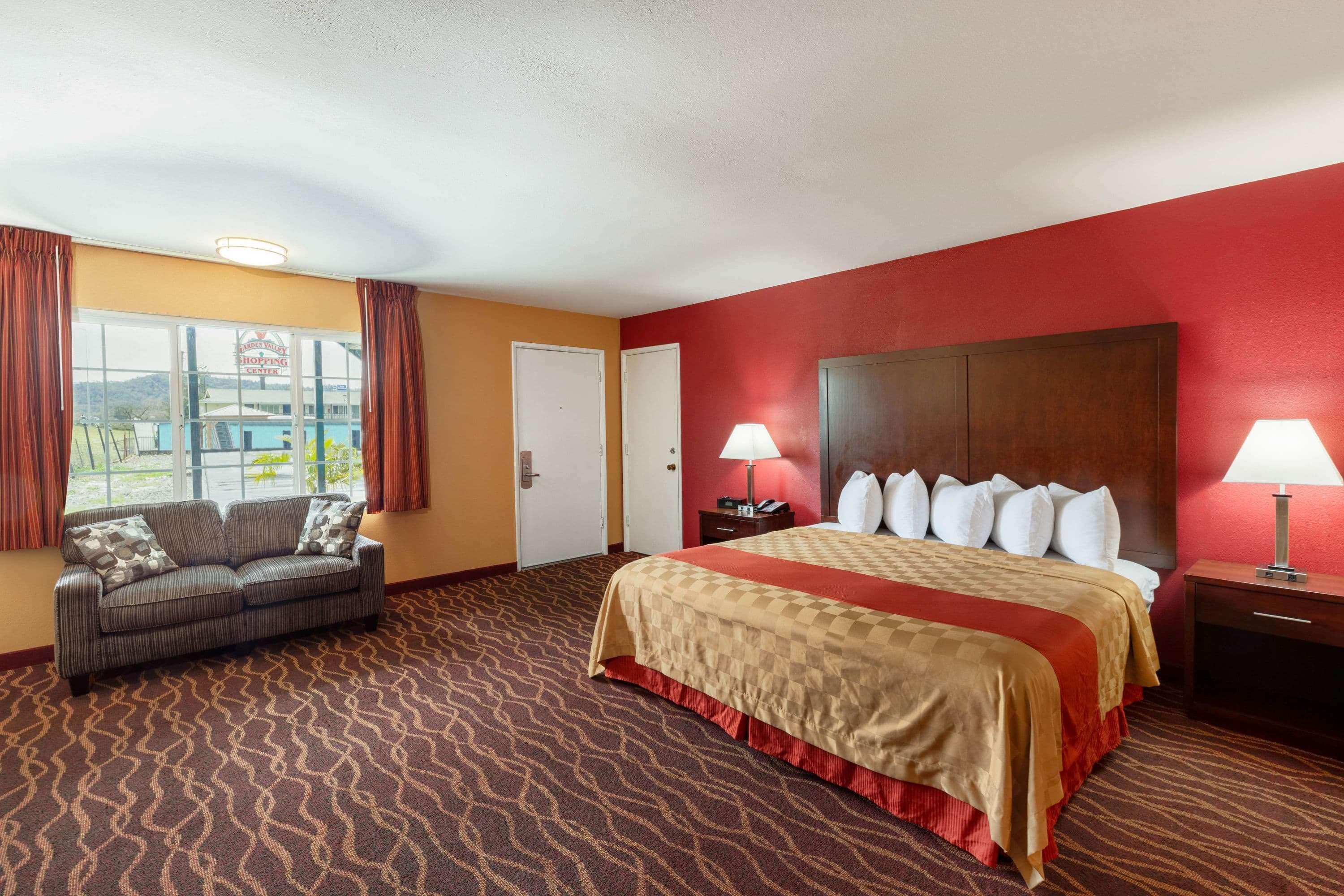 Days Inn by Wyndham Roseburg Bagian luar foto