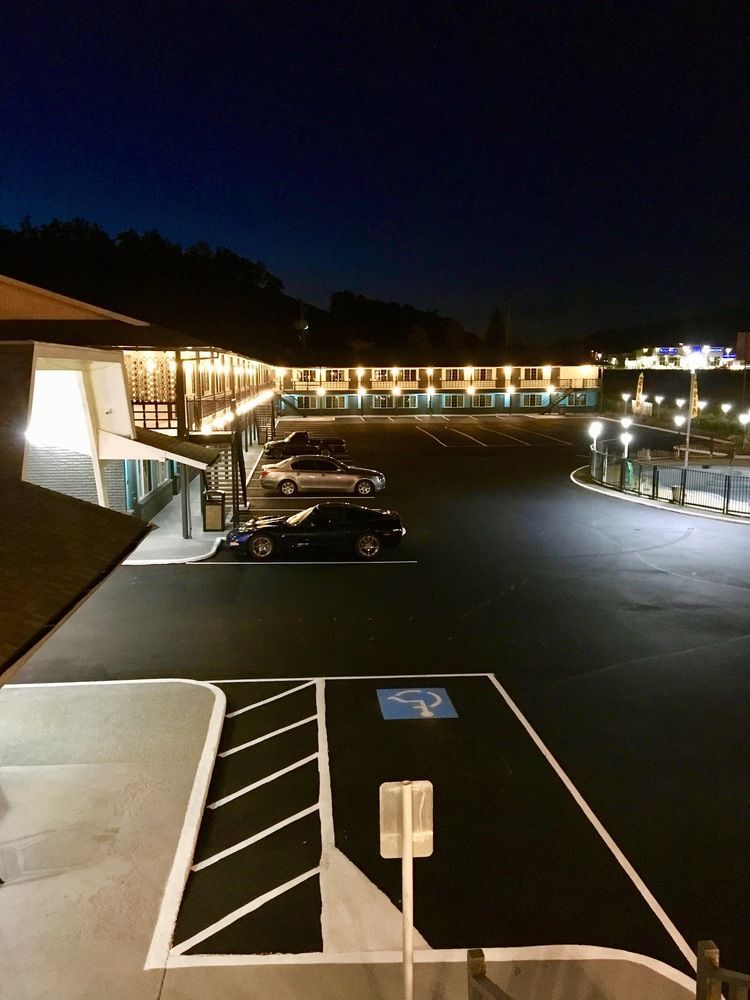 Days Inn by Wyndham Roseburg Bagian luar foto