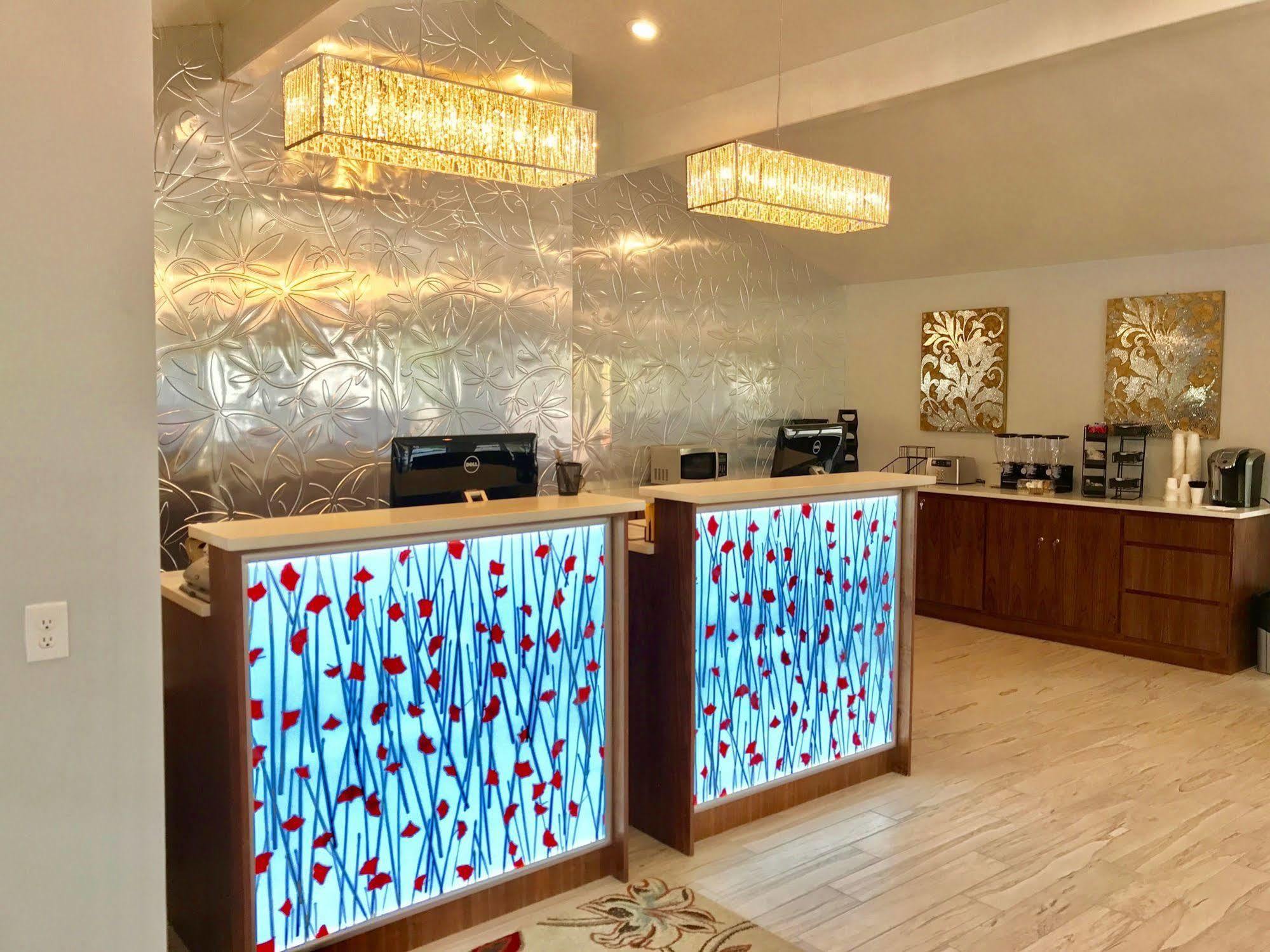 Days Inn by Wyndham Roseburg Bagian luar foto