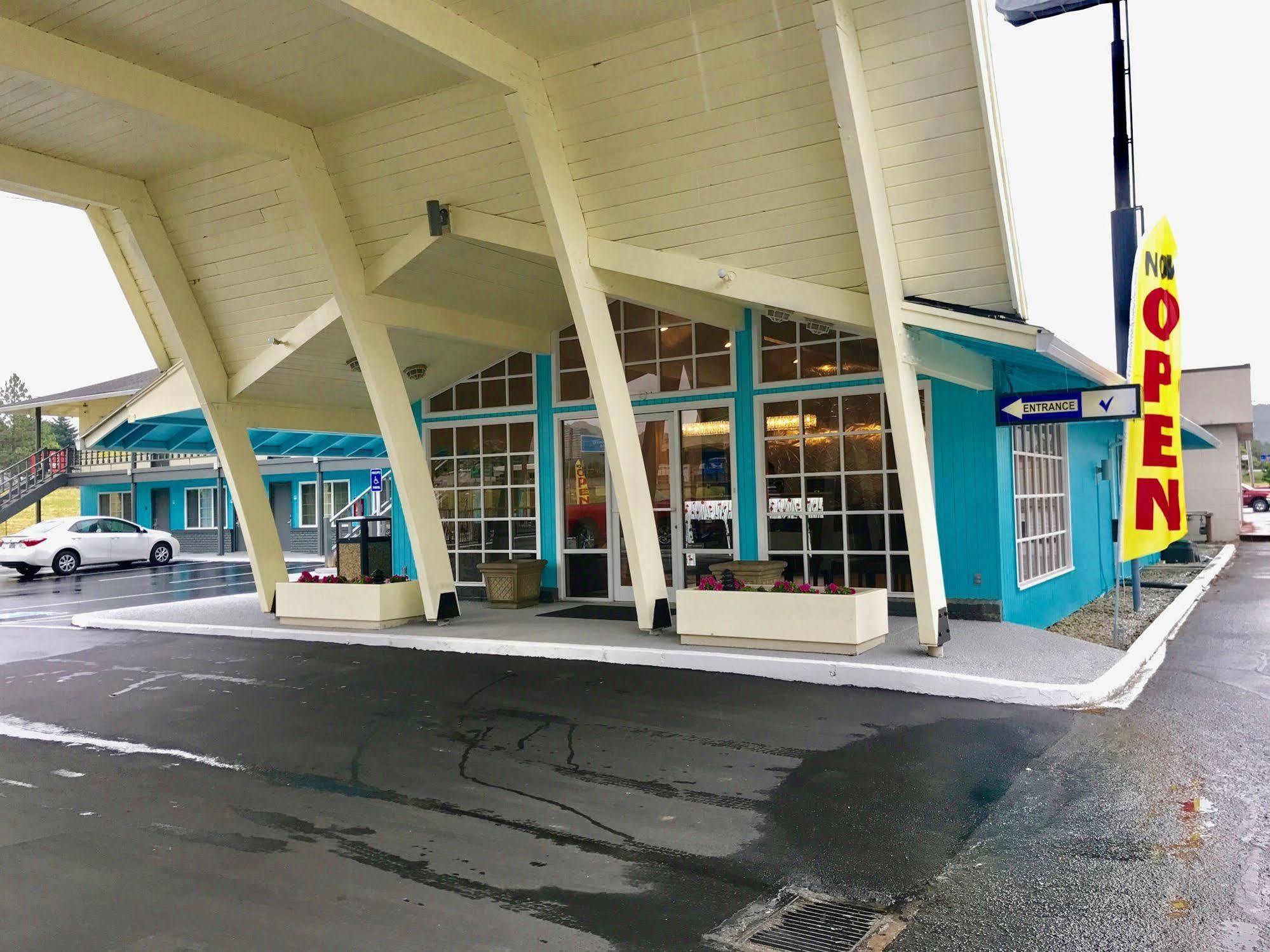 Days Inn by Wyndham Roseburg Bagian luar foto