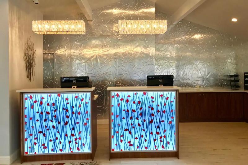 Days Inn by Wyndham Roseburg Bagian luar foto