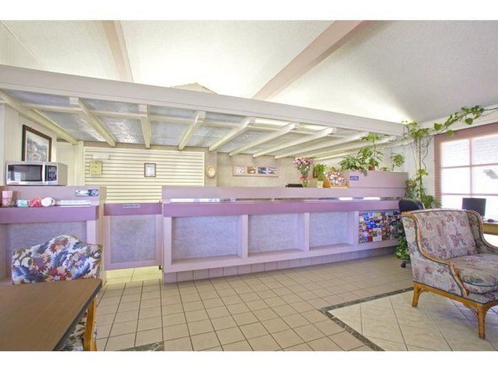 Days Inn by Wyndham Roseburg Bagian luar foto